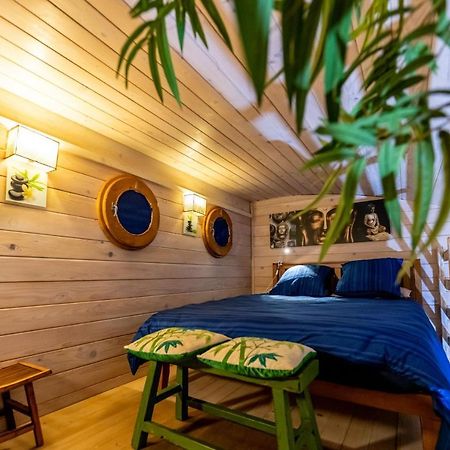 Gite Et Chambre D'Hote Gussignies エクステリア 写真